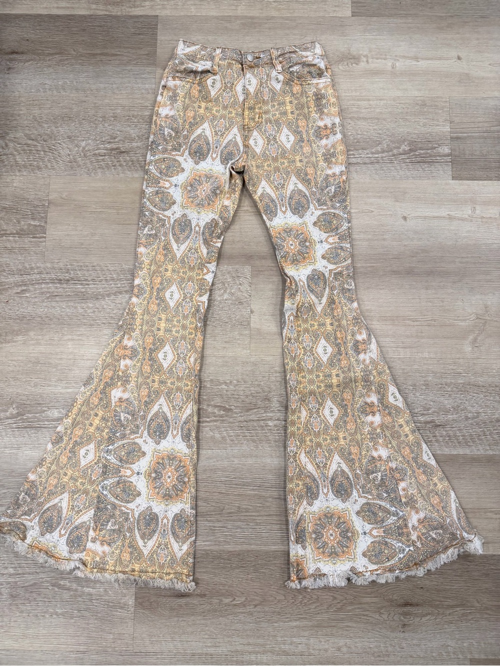 Wisteria Lane Bell Bottom Boho Paisley Yellow Medallion Print Women’s Small